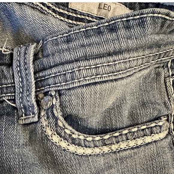 Daytrip Leo Distressed Jeans Size 27 Stretch Low Rise Straight Medium Wash - Picture 11 of 14